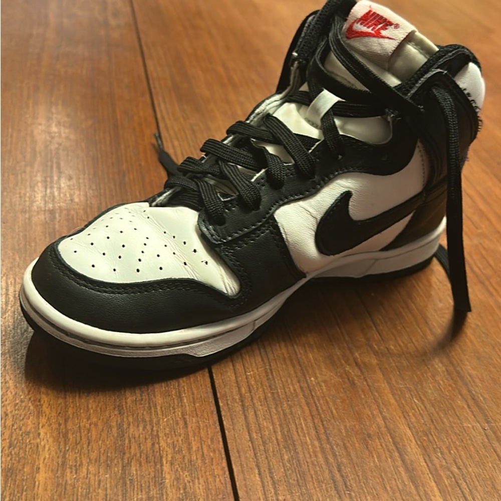 Nike pandas